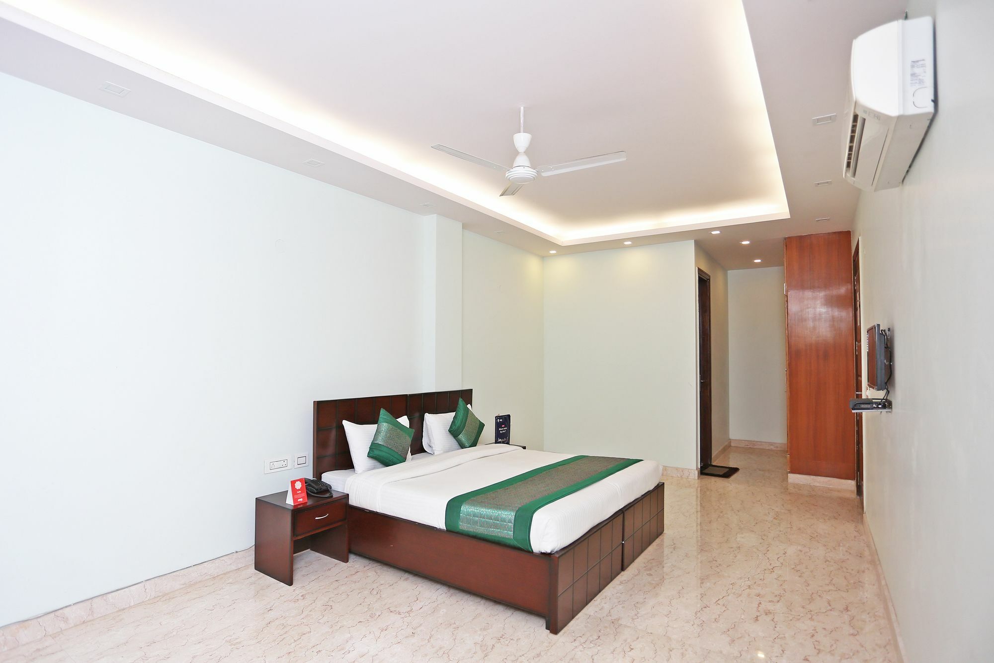 Oyo 9664 Sector 48 Hotel Gurgaon Exterior photo