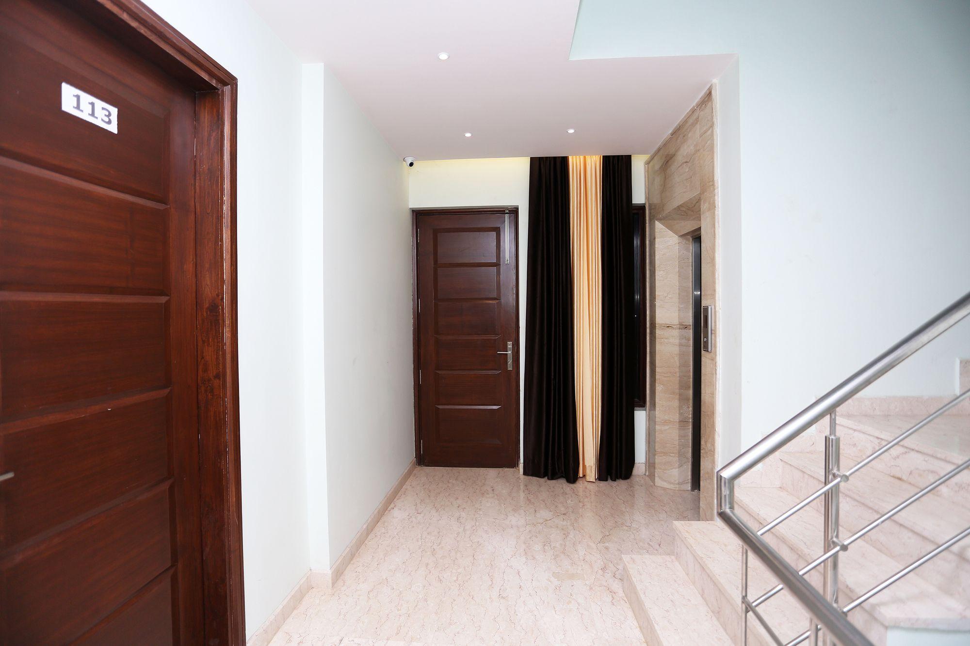Oyo 9664 Sector 48 Hotel Gurgaon Exterior photo